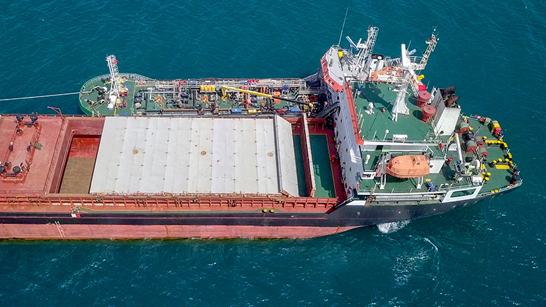 Bunkering a bulk carrier at sea