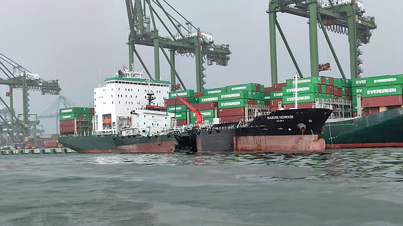 Bunker vessel Marine Honour was damaged after an allision in Singapore