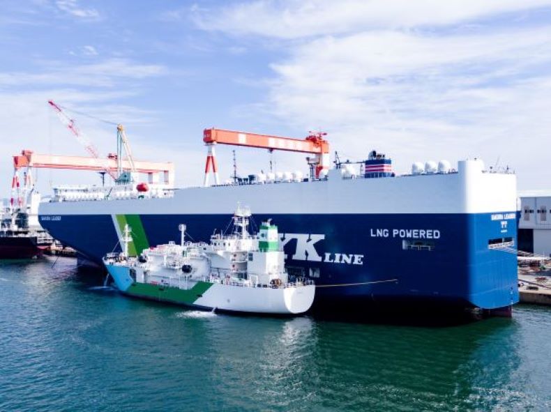 Japan's first ship-to-ship LNG bunkering operation