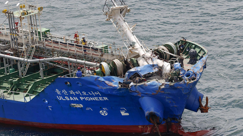 Ulsan Pioneer after collision with ro-ro Byakko. Credit Newscom / Alamy 