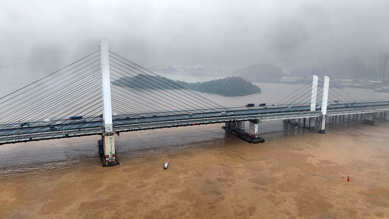 Four missing as cargoship sinks after bridge allision in China - Vimarsana News