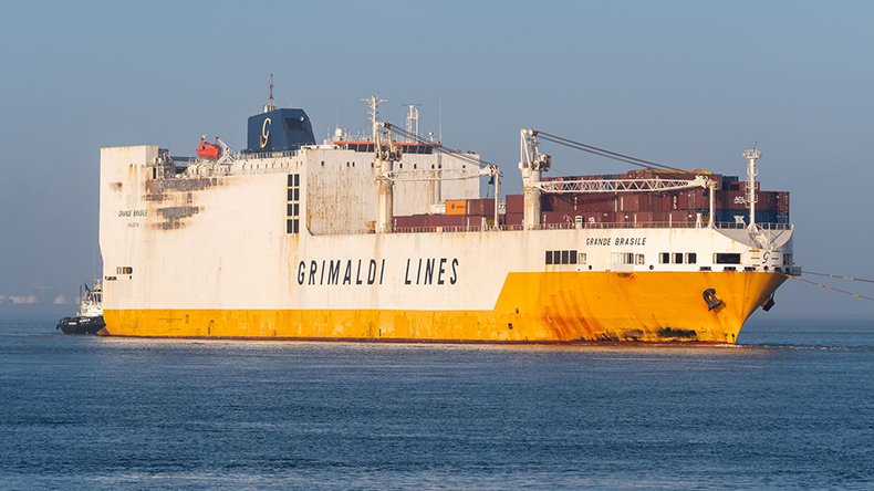Grande Brasile approaching port with fire damage on side