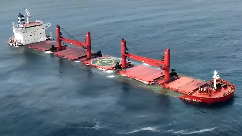 Bulk carrier Magic Seas sinking in the Red Sea