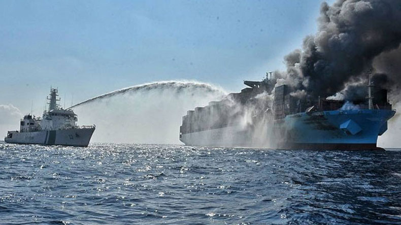 Maersk Honam firefighting