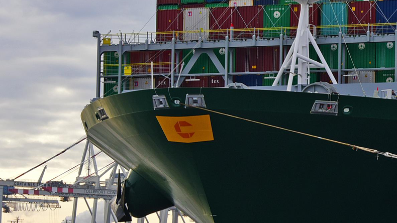 Costamare logo on ship's prow Credit: Hasenpusch Photo