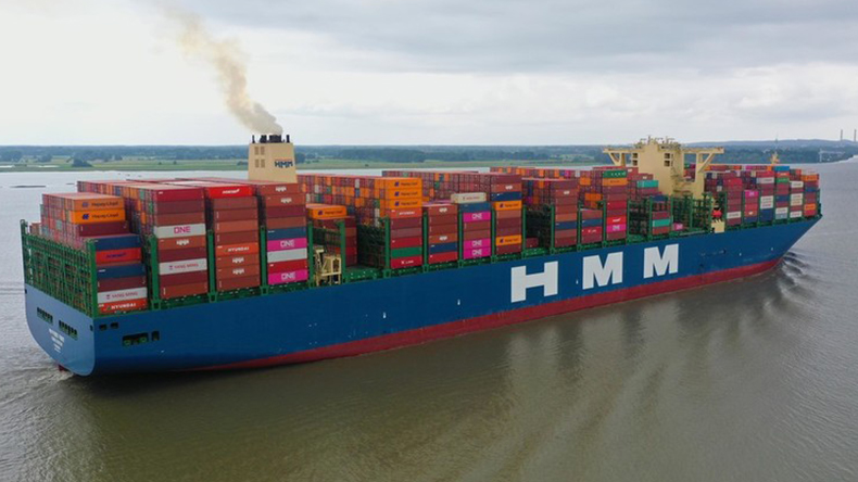 Containership HMM Dublin at river Elbe