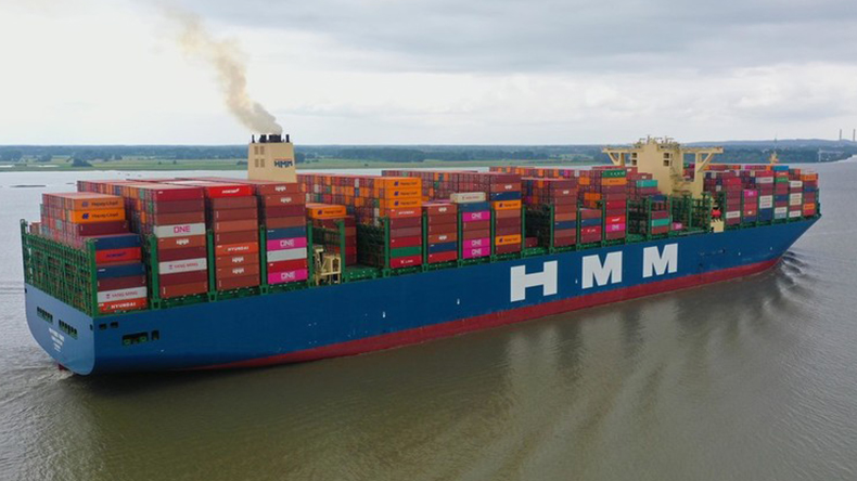 Containership HMM Dublin at river Elbe