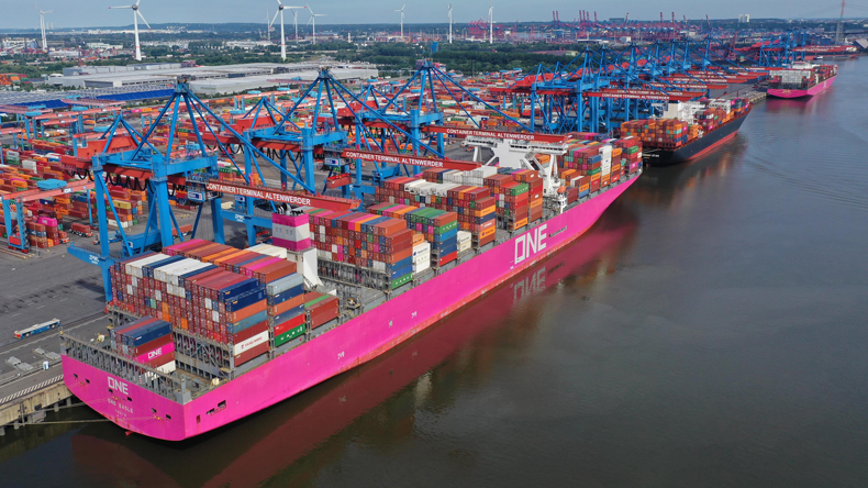 The 2016-built, 14,026 teu ONE Eagle at Container Terminal Altenwerder, Hamburg. Picture from Dietmar Hasenpusch