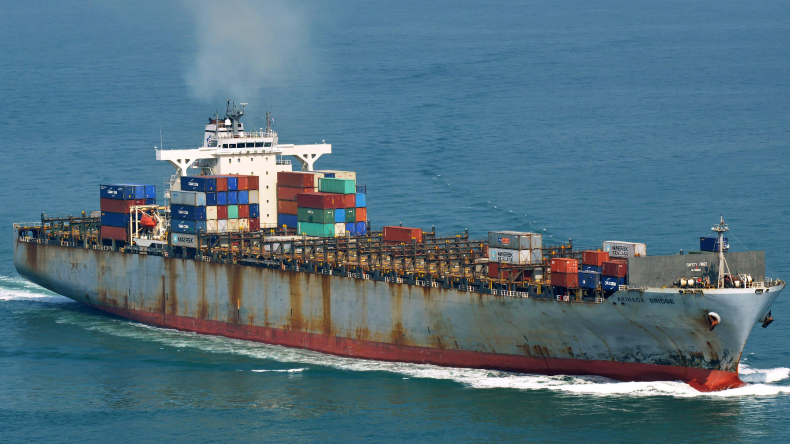 The 5,610 teu containership Akinada Bridge 