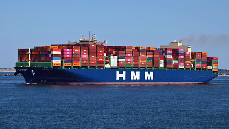 Containership HMM Garam at Rotterdam