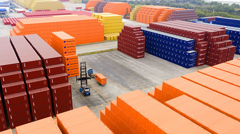 Containers are prepared to be shipping to domestic and foreign markets, Taicang City, east China
