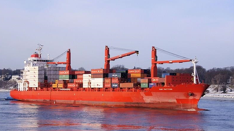 Boxship charter rates hit four-year high despite Suez return and looming supply threat