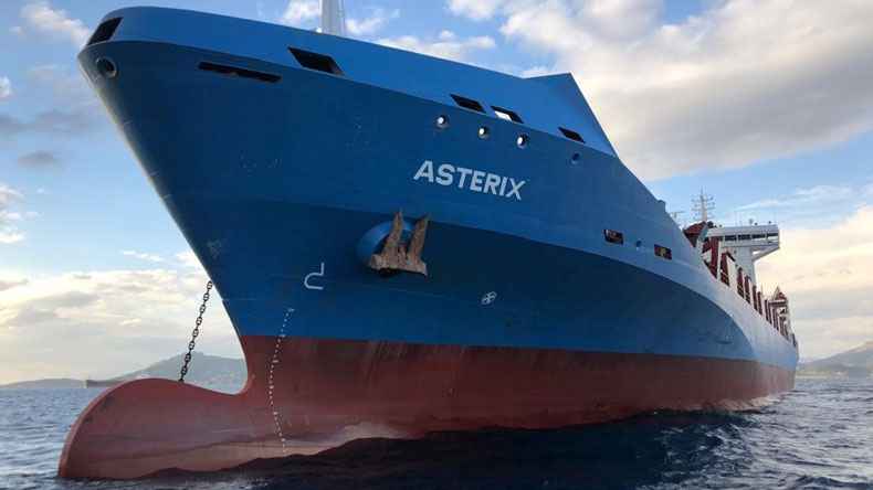 The 1,878 teu Asterix