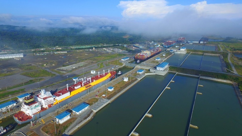 Panama Canal new locks with containerships passing through