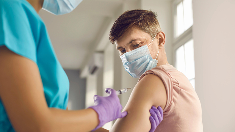 Coronavirus vaccination of seafarer