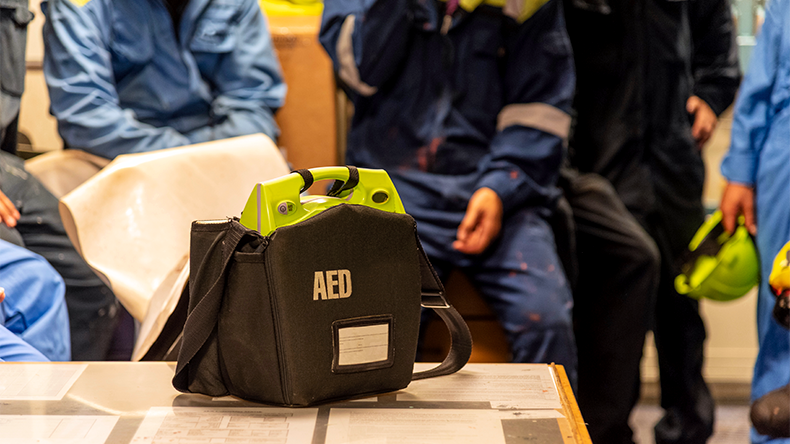 Defibrillators should be mandatory on ships, IMO told