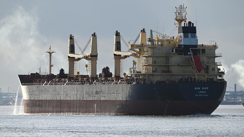 Bulk carrier Iron Duke at Weser October 2021. Credit: Hasenpusch Photo