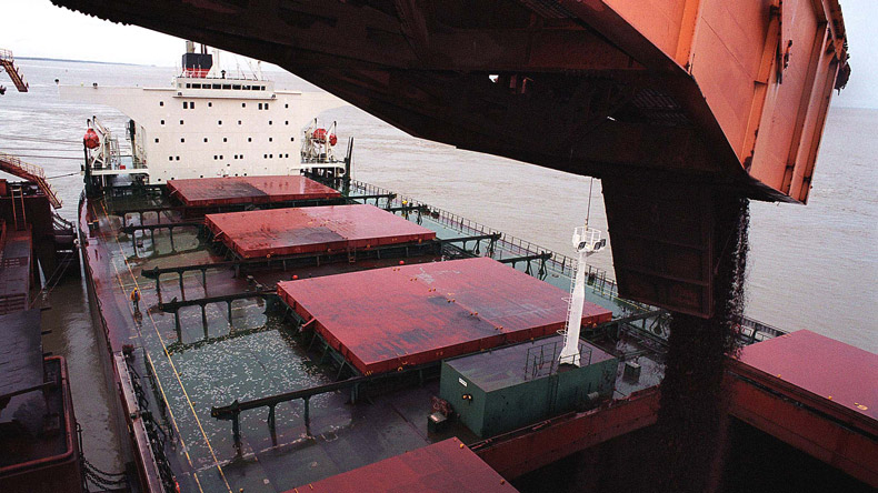 Loading Brazilian iron ore
