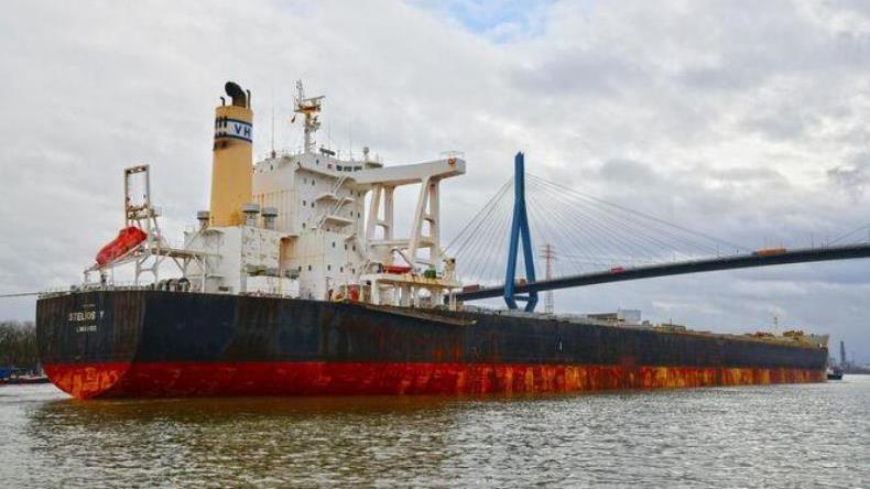 The bulk ore carrier Stelios Y at Hamburg
