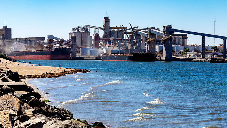Port located at the mouth of the Quequen Grande River. Necochea, Argentina