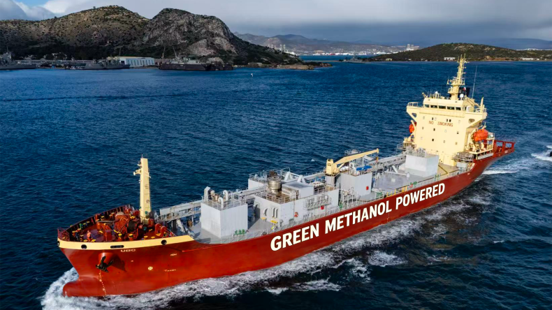 Germany’s Hartmann Group confirms a landmark order for the world’s first dual-fuel methanol dedicated cement carrier.