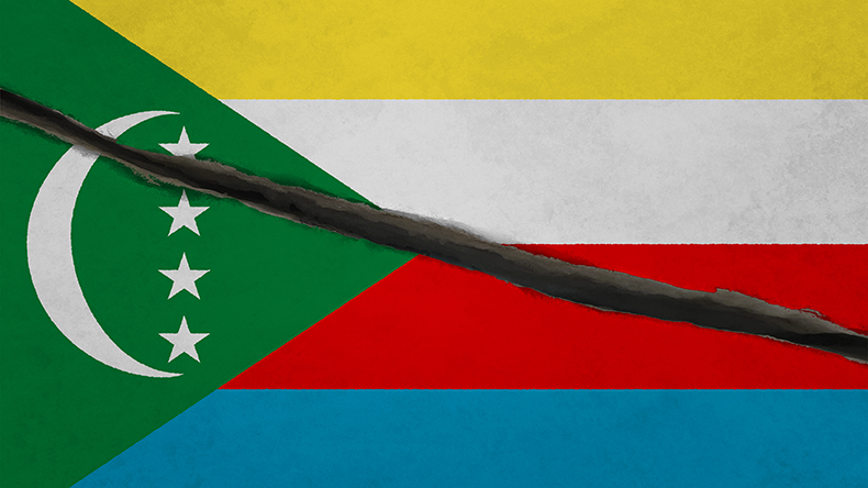 Comoros flag cracked