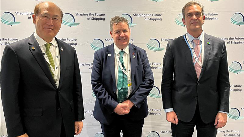IMO Secretary-General, Kitack Lim, ICS Secretary General, Guy Platten and Javier Manzanares, Deputy Executive Director of the Green Climate Fund, meeting in the margins of the Shaping the Future of Shipping conference in Glasgow at COP26 . Credit  ICS