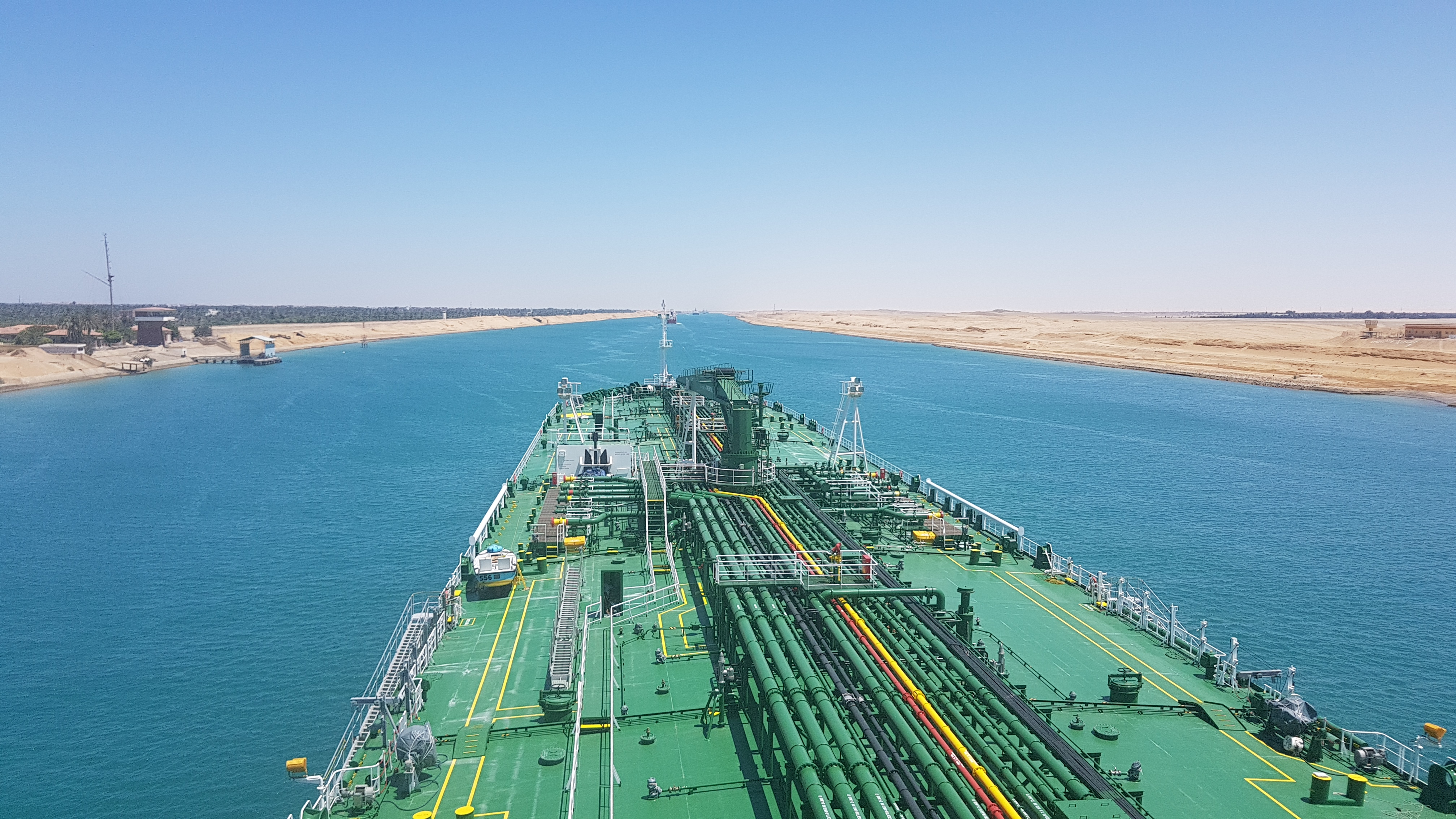 Suez Canal Revenue Surges as Tankers Bypass Red Sea Threats