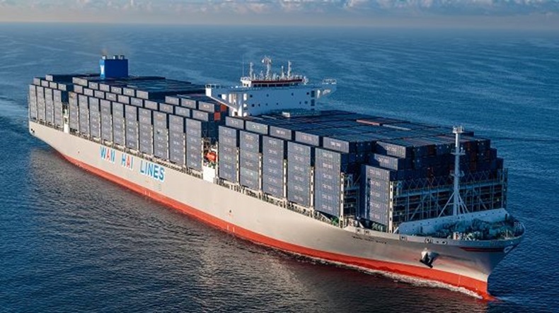 Wan Hai Lines containership at sea