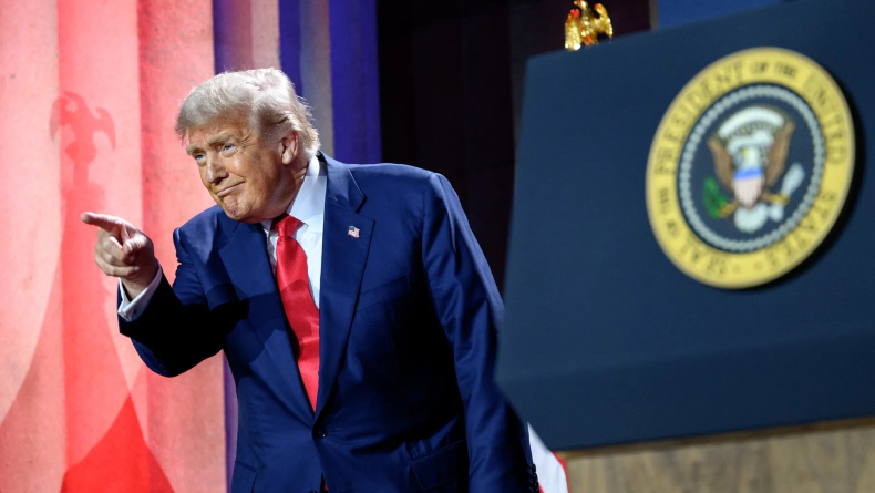 new trump pointing white house