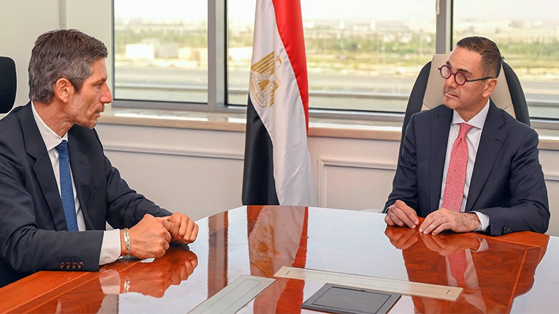 V Group chairman Vyron Vasileiadis (left) with Egypt's minister of Investment and Foreign Trade, Hassan Al-Khatib