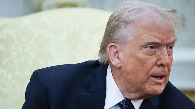 Donald Trump in Oval Office