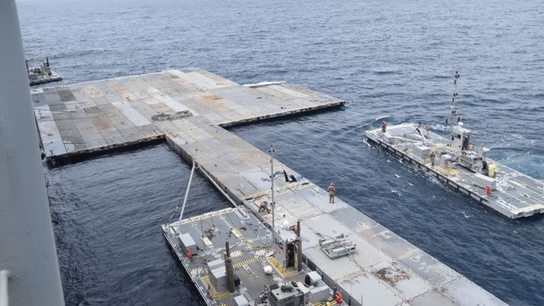 The floating pier which will be used to deliver aid to Gazais under construction