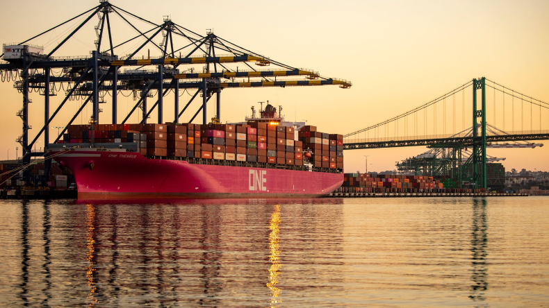 ONE containership in LA credit port of LA