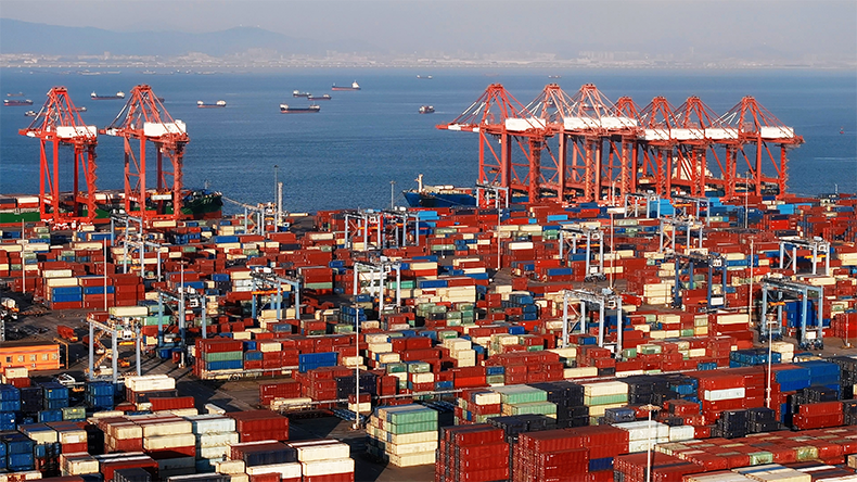 Dalian port