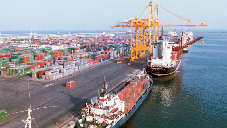Iran_Port_Bandar_Abbas_containerships