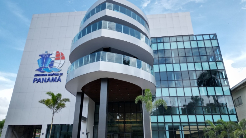 Panama pledges not to register tankers and bulkers over 15 years old
