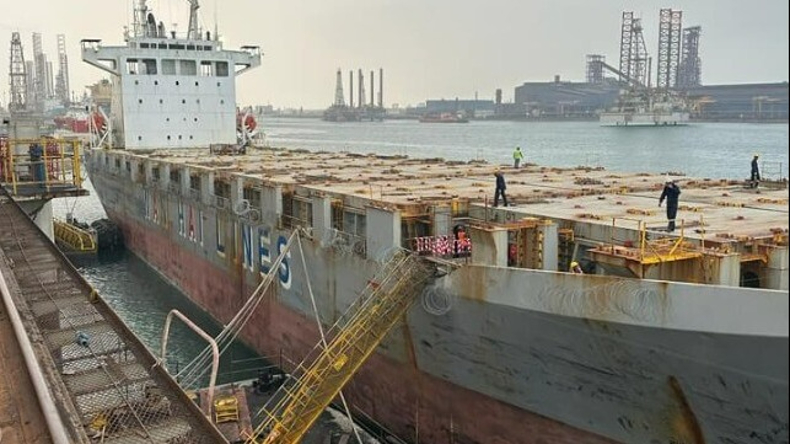 Wan Hai 165 is alongside in Bahrain where the responsible recycling will take place