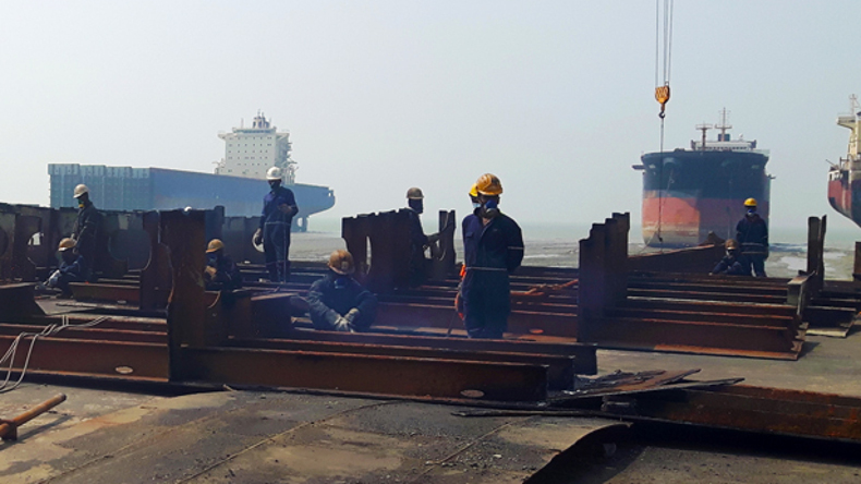Bangladesh ship breaking yard