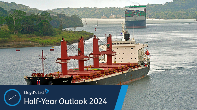 Bulk vessel in Panama Canal