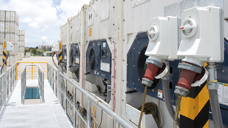 Power socket of reefer container at port