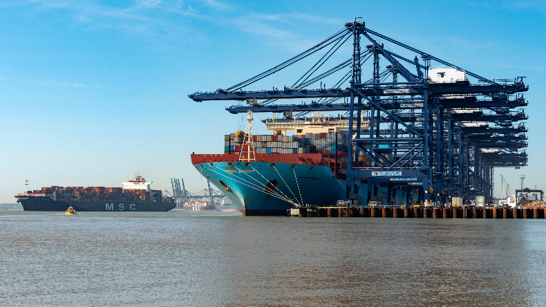 Clynt Garnham Shipping / Alamy Stock Photo