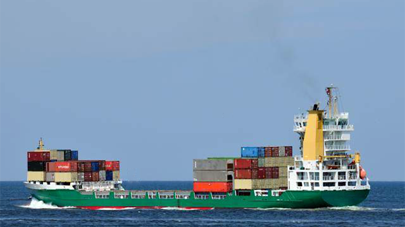 Containership Selen at sea