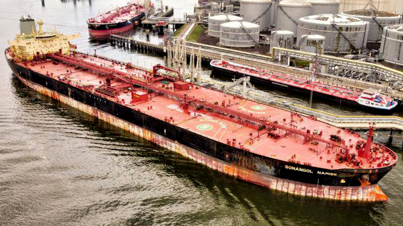 Sonangol Namibe (IMO:9325049) at port