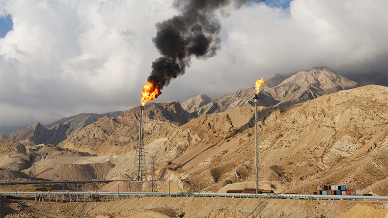 South Pars gas field in Middle East Gulf_the world's largest gas field_shared between Iran and Qatar