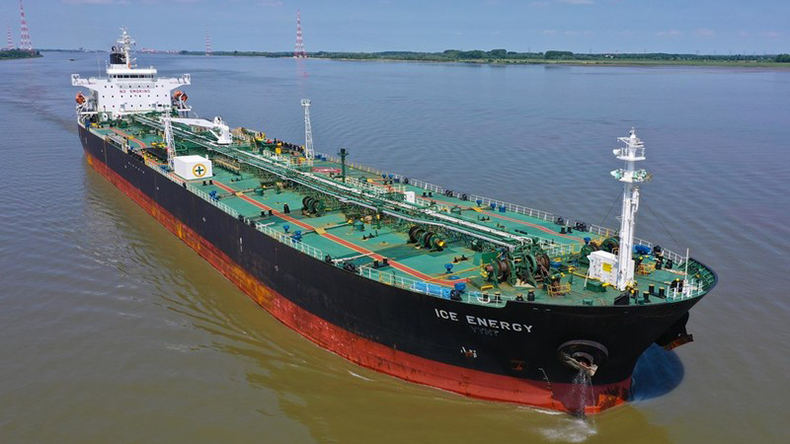 Crude oil tanker Ice Energy at River Elbe