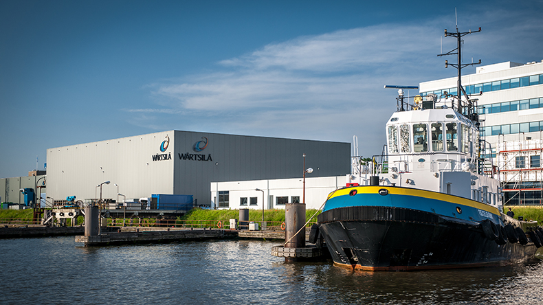 Wärtsilä office at Schiedam and harbour