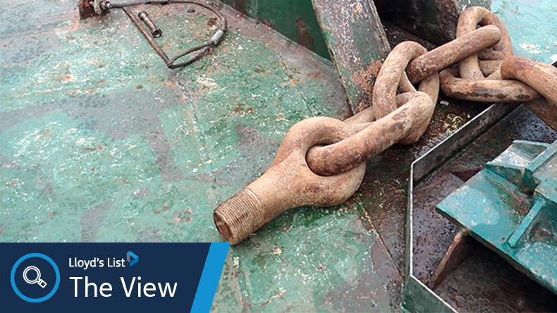 Eagle S vessel anchor chain with no anchor
