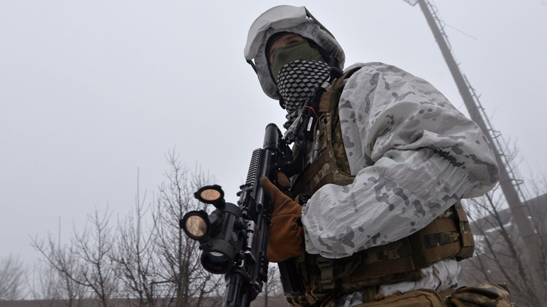 Ukrainian soldier near the rebel-held Donetsk. Reuters / Alamy Stock Photo