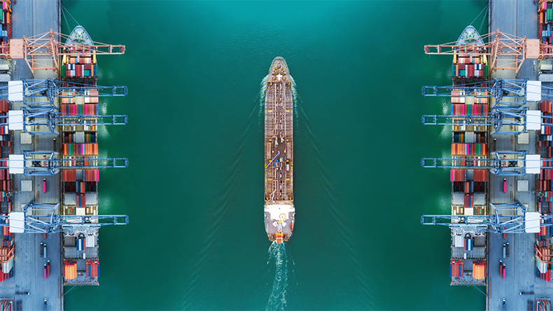 Vessel arriving at a port